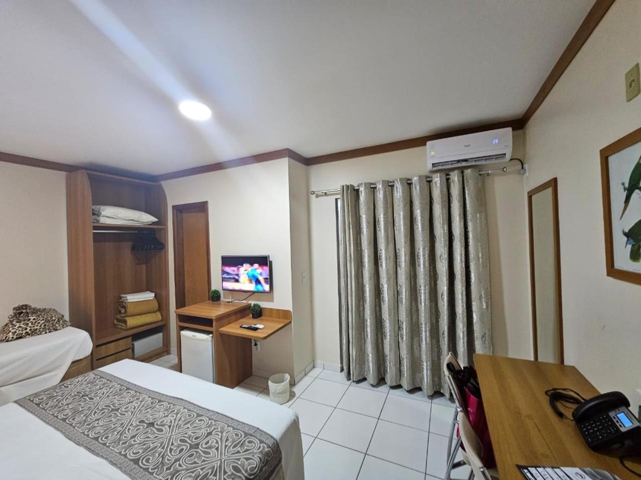 Resort Hotel Golden Dolphin - Grand&Express - Águas Termais - Caldas Novas - Roupa de Cama, Banho e TV de LED Esterno foto